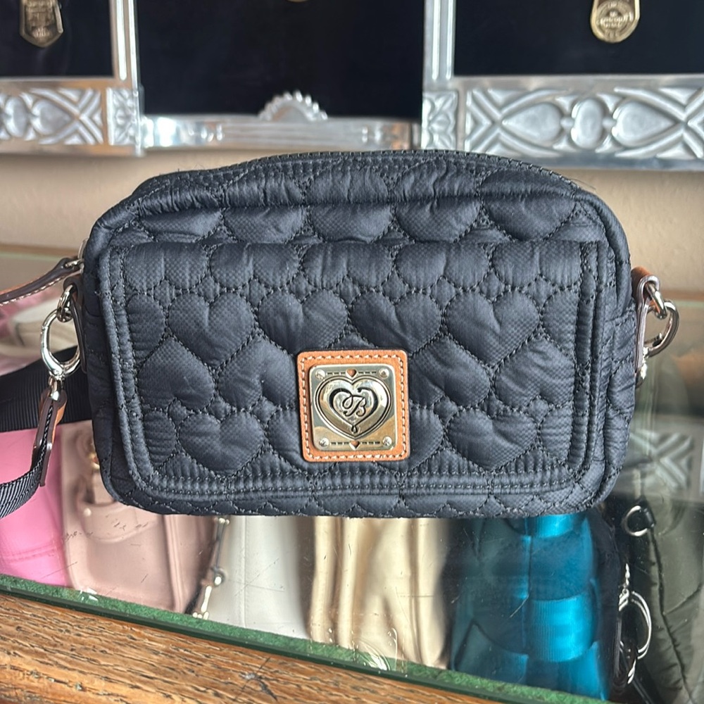 Brighton Heart to Heart Knix Utility Bag

Bought used but great condition!